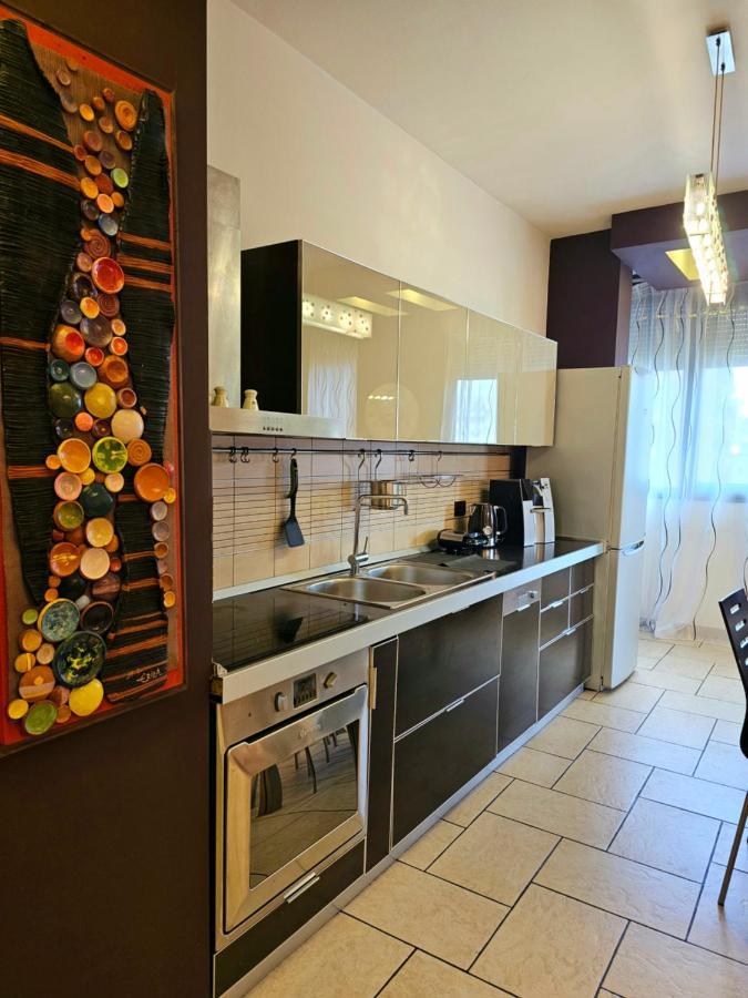 Center Apartment Easy_Luxury ティラナ エクステリア 写真