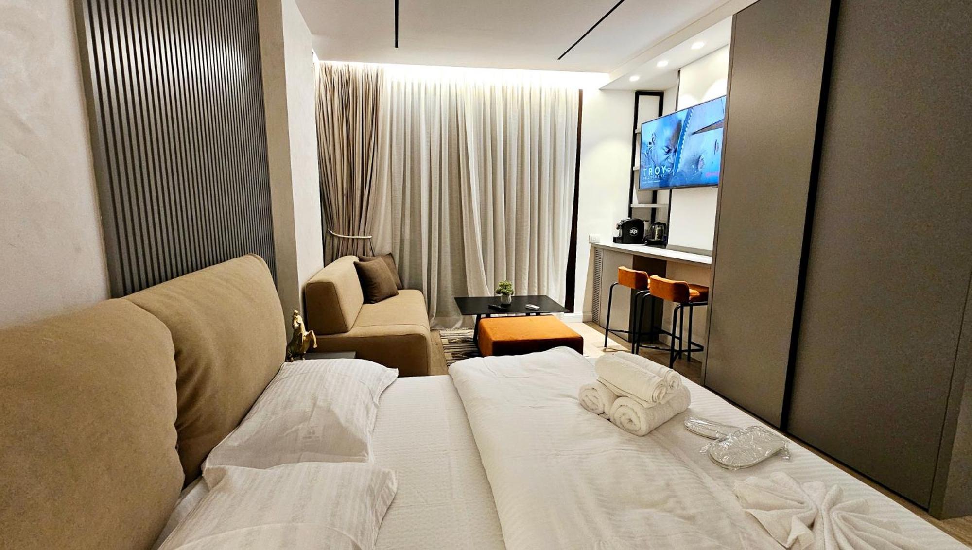 Center Apartment Easy_Luxury ティラナ エクステリア 写真