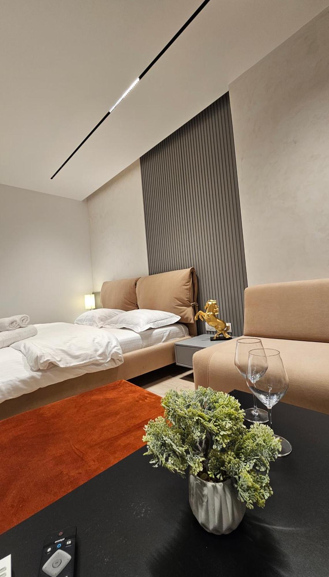 Center Apartment Easy_Luxury ティラナ エクステリア 写真