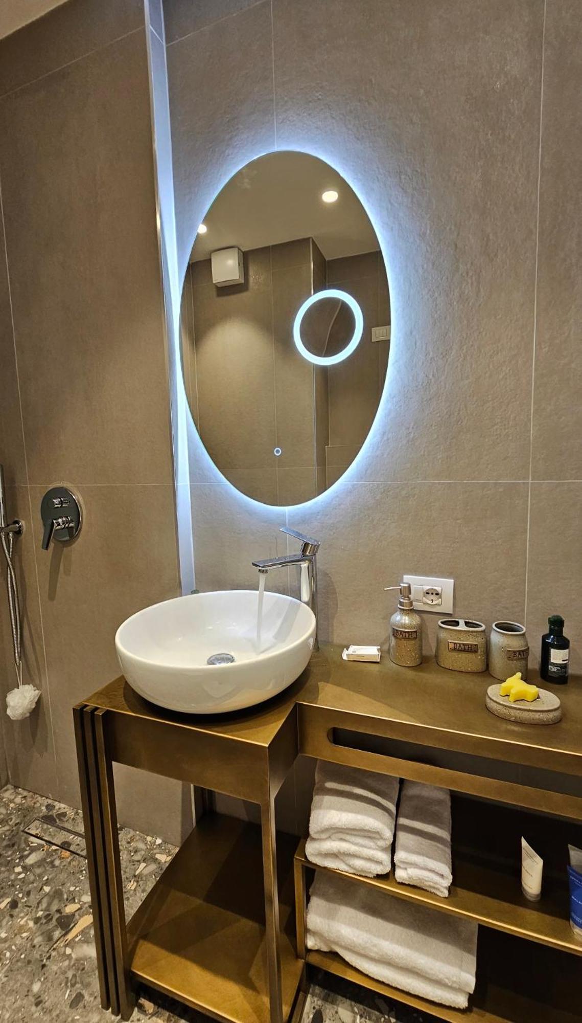 Center Apartment Easy_Luxury ティラナ エクステリア 写真
