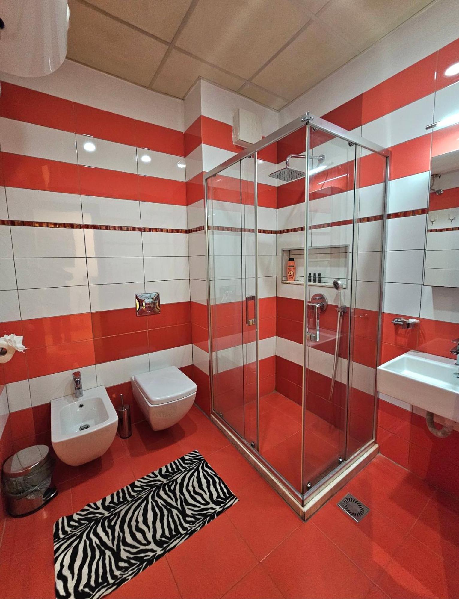 Center Apartment Easy_Luxury ティラナ エクステリア 写真
