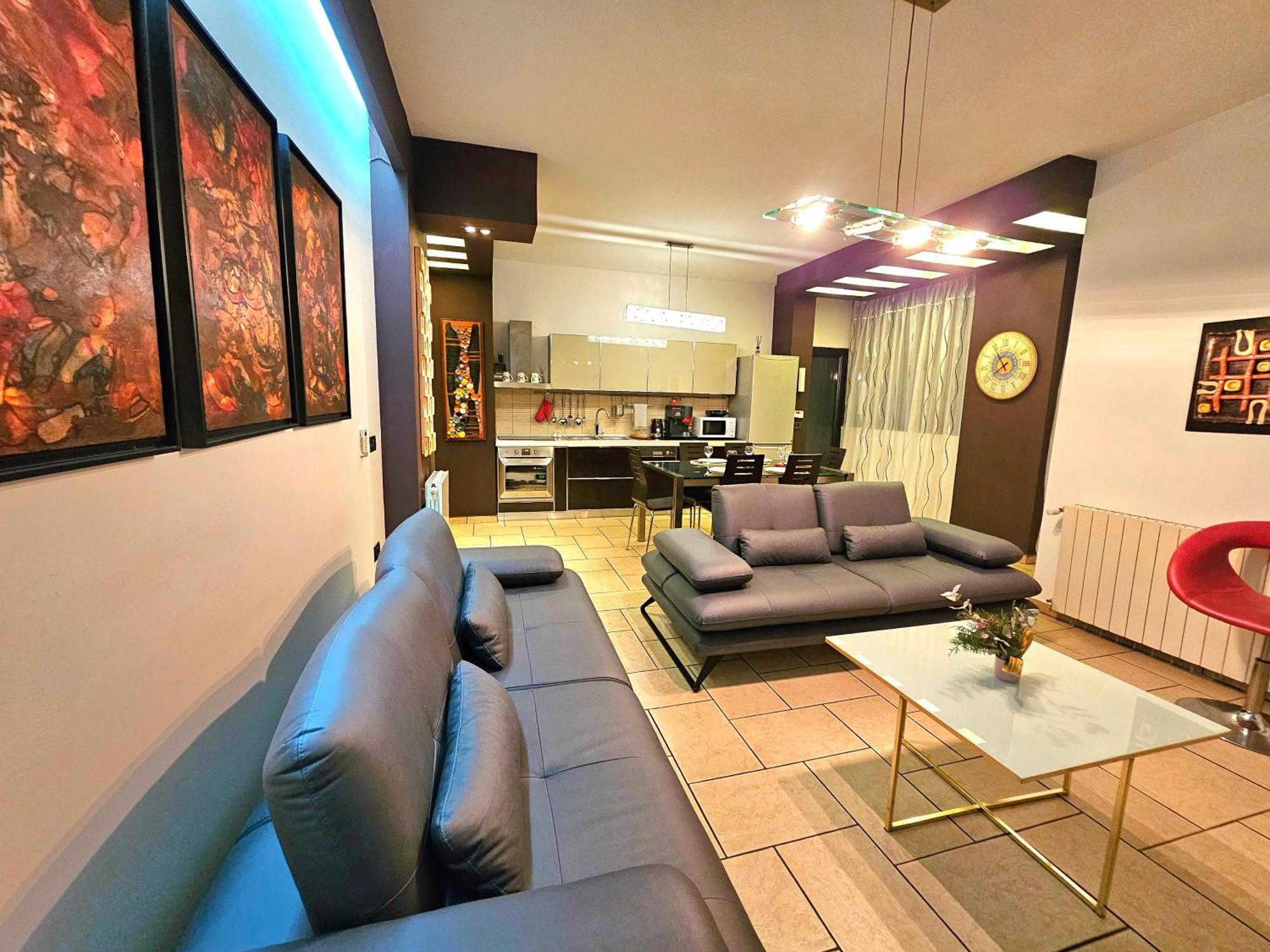 Center Apartment Easy_Luxury ティラナ エクステリア 写真