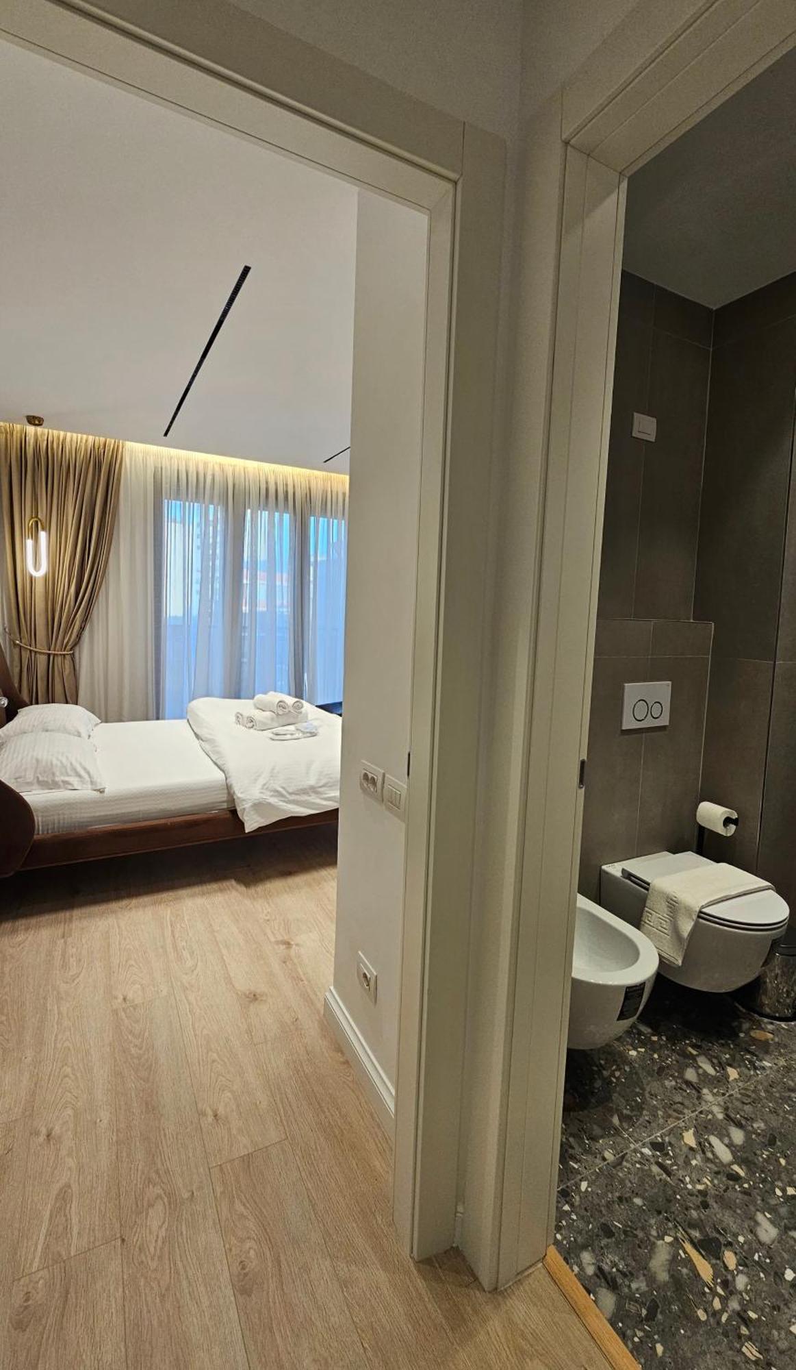 Center Apartment Easy_Luxury ティラナ エクステリア 写真